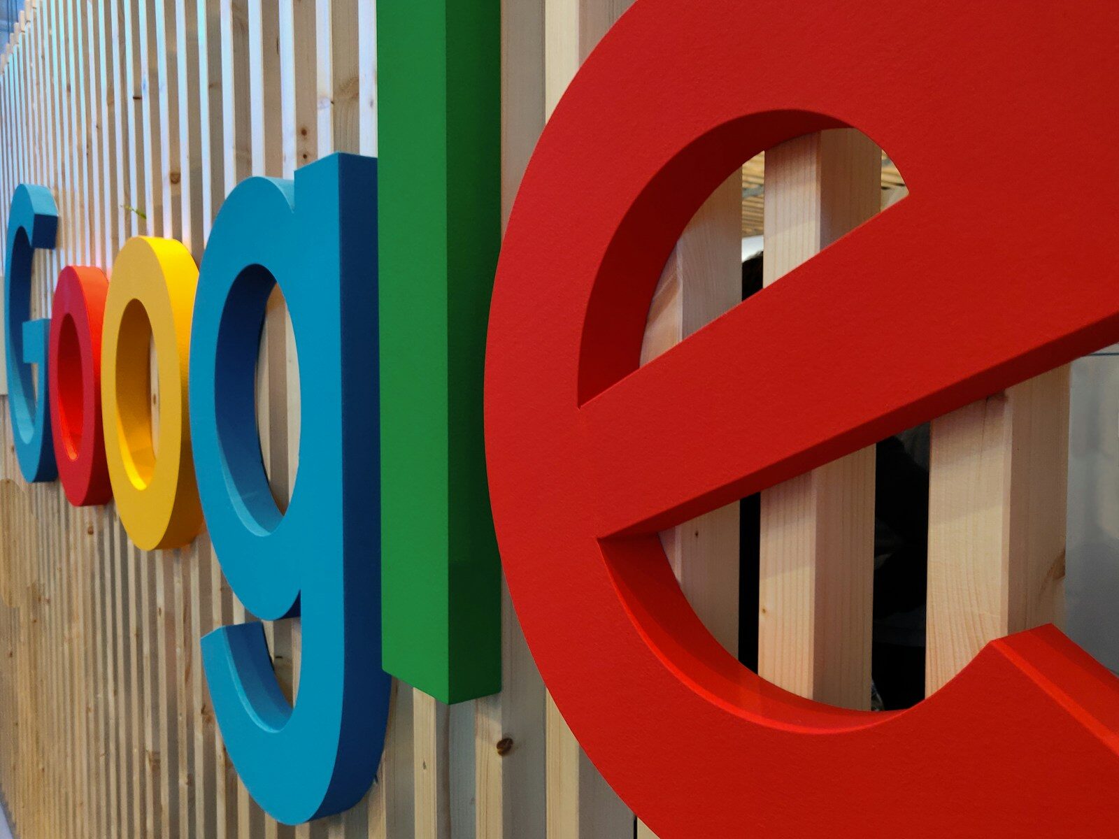 Trust and Traffic: How Off-Page SEO Signals Google That Your Business is Legit